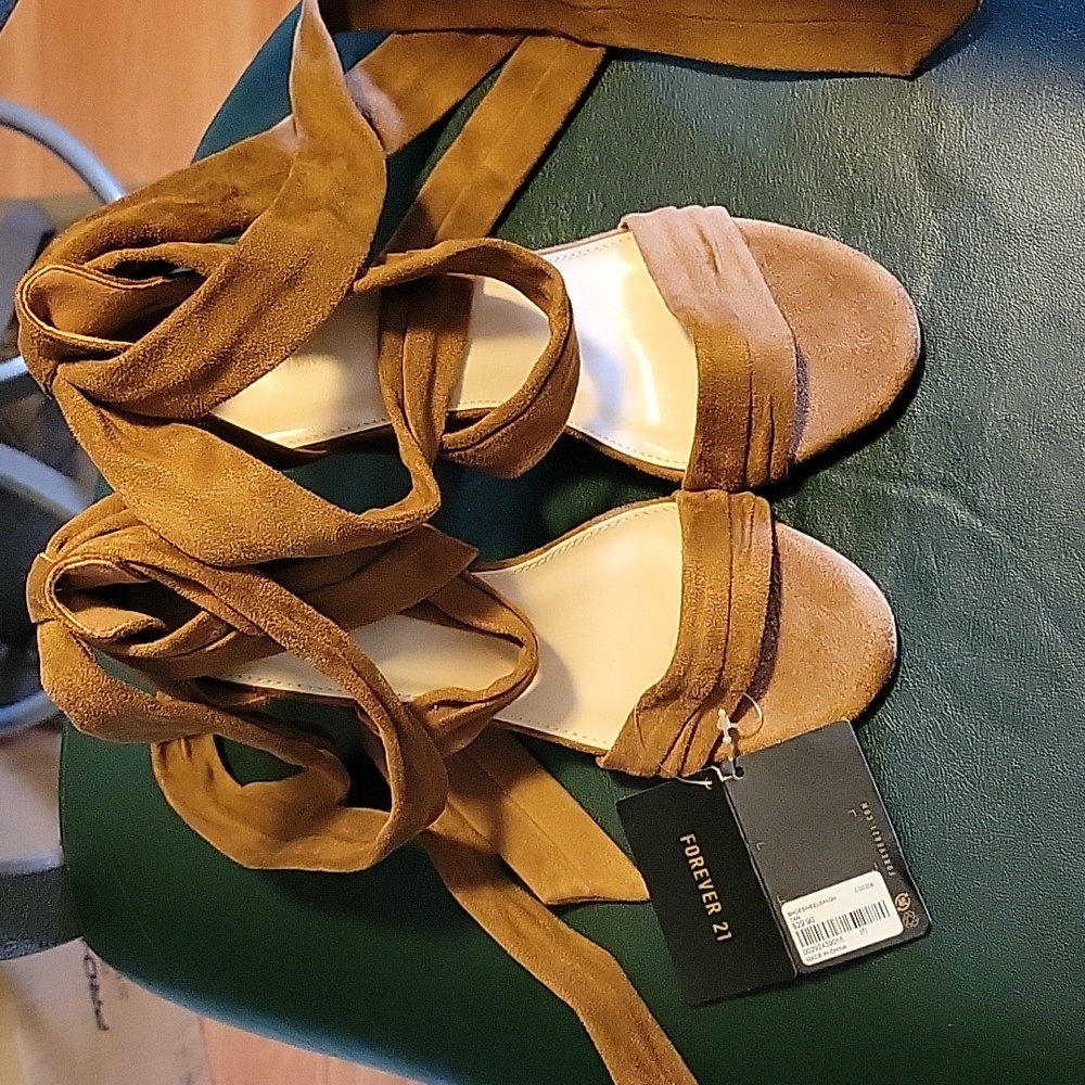 Women's heels size 7